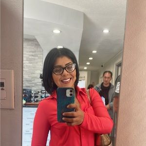 Meet your Posher, Ana patricia